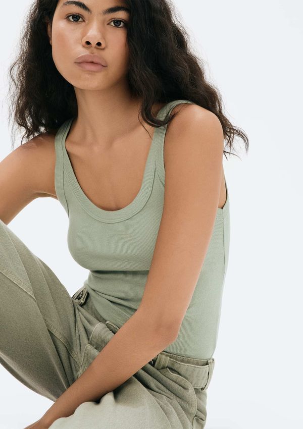 Regata Básica Feminina Slim Rib - Verde P
