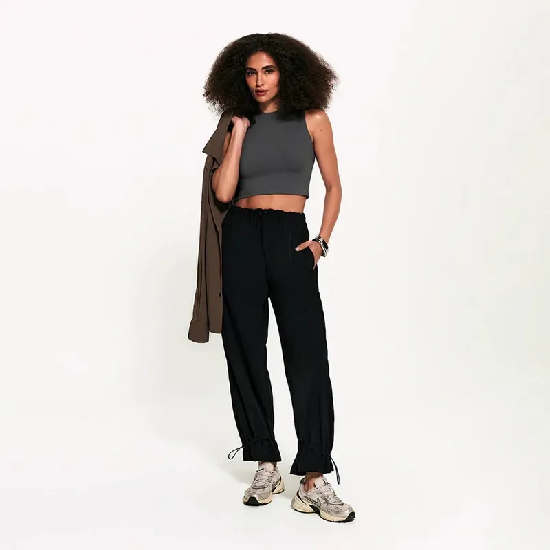 Calça Reta Ajustável FutureForm® Feminino