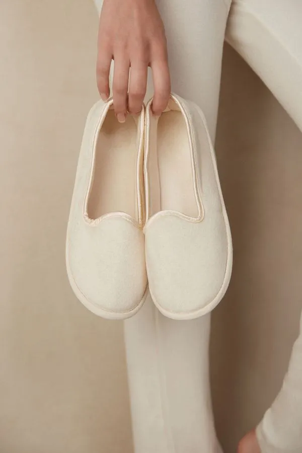 Pantufa Fechada Estilo Friuliano - Off-White U