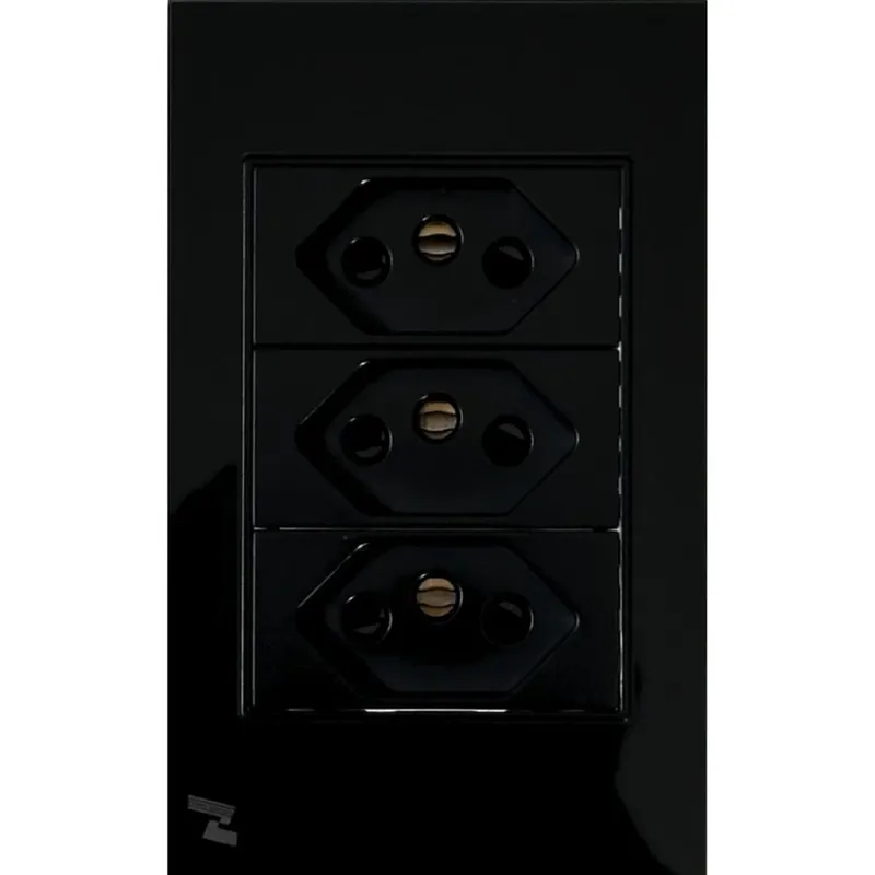 Tomada De Embutir 3 bocas resistente e sofiscada Preto - Novadigital