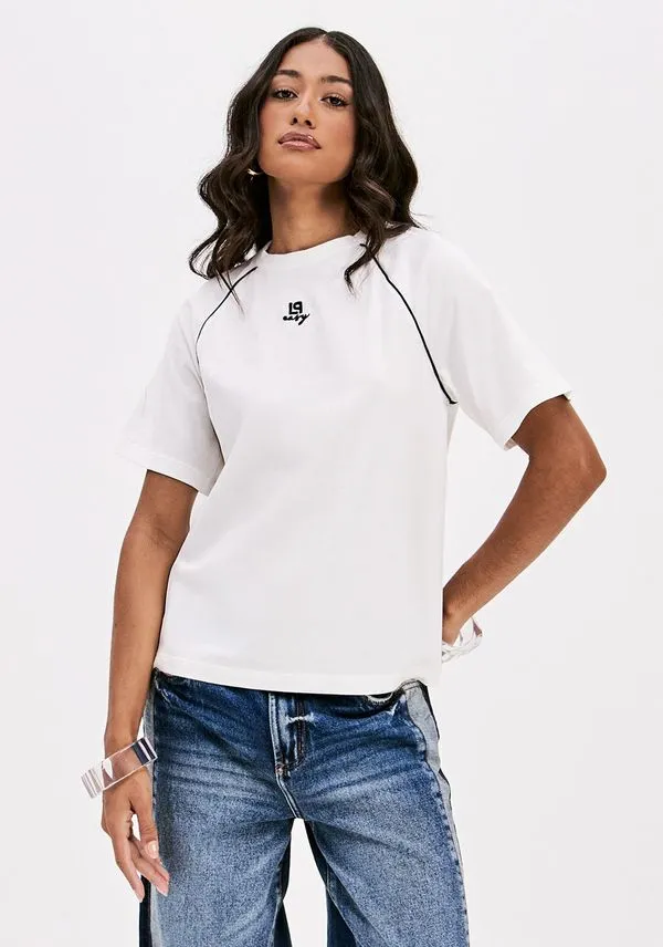T-shirt Raglan Com Bordado Frontal Branco P