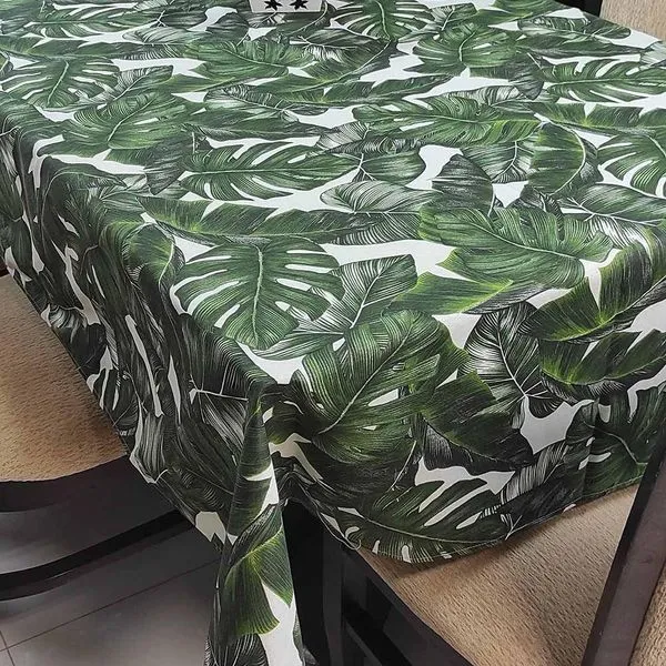 Toalha De Mesa Térmica Impermeável 1,50M X 4,00M Para Mesa 10 A 12 Cadeiras - Verde Floral