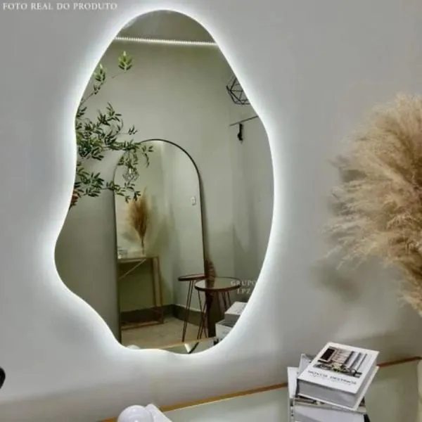 Espelho Decorativo 90x65 De Led Branco Orgânico Abstrado Com Fonte Bivolt Branca