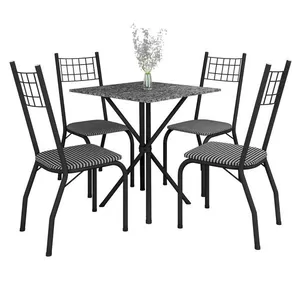 O Conjunto de Mesa Quadrada Brisa com 4 Cadeiras Estofadas Fabone Preto