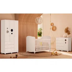 Guarda-Roupa Infantil Peroba Móveis Duda 3 Portas, 3 Gavetas + Cômoda Duda Plus 5 Gavetas + Berço Americano Duda com Suporte Mosqueteiro Branco