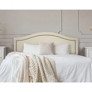 Cabeceira Queen Curva Luxo 160x60 Courino Off White - Tachas Fumê