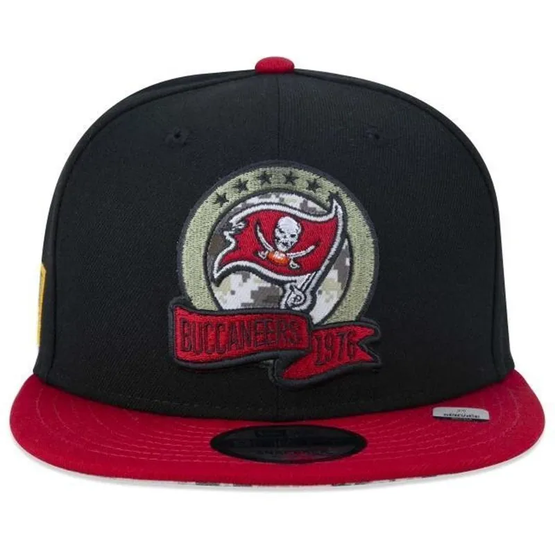 BONÉ NEW ERA 950 TAMPA BAY BUCCANEERS SALUTE TO SERVICE PRETO VERMELHO
