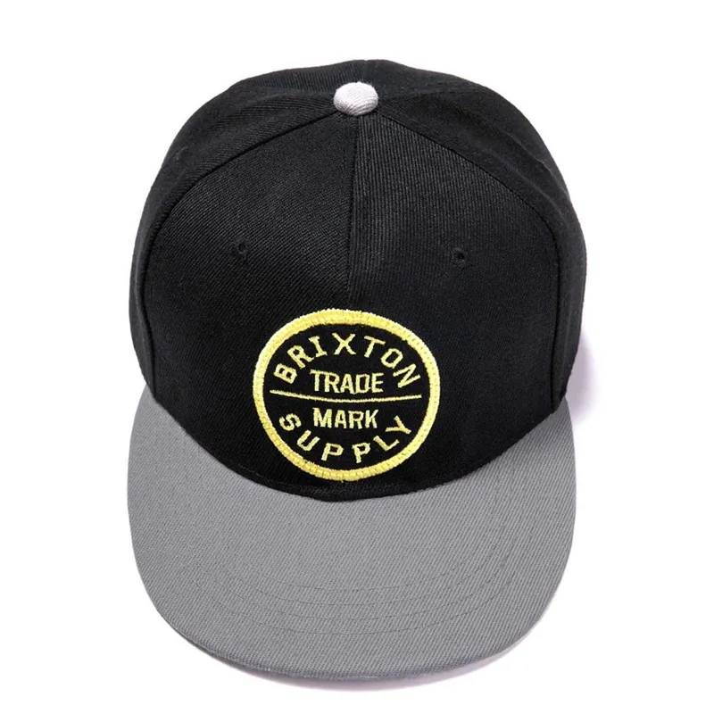 Boné Snapback Bordado Ajustável de Aba Reta Oath