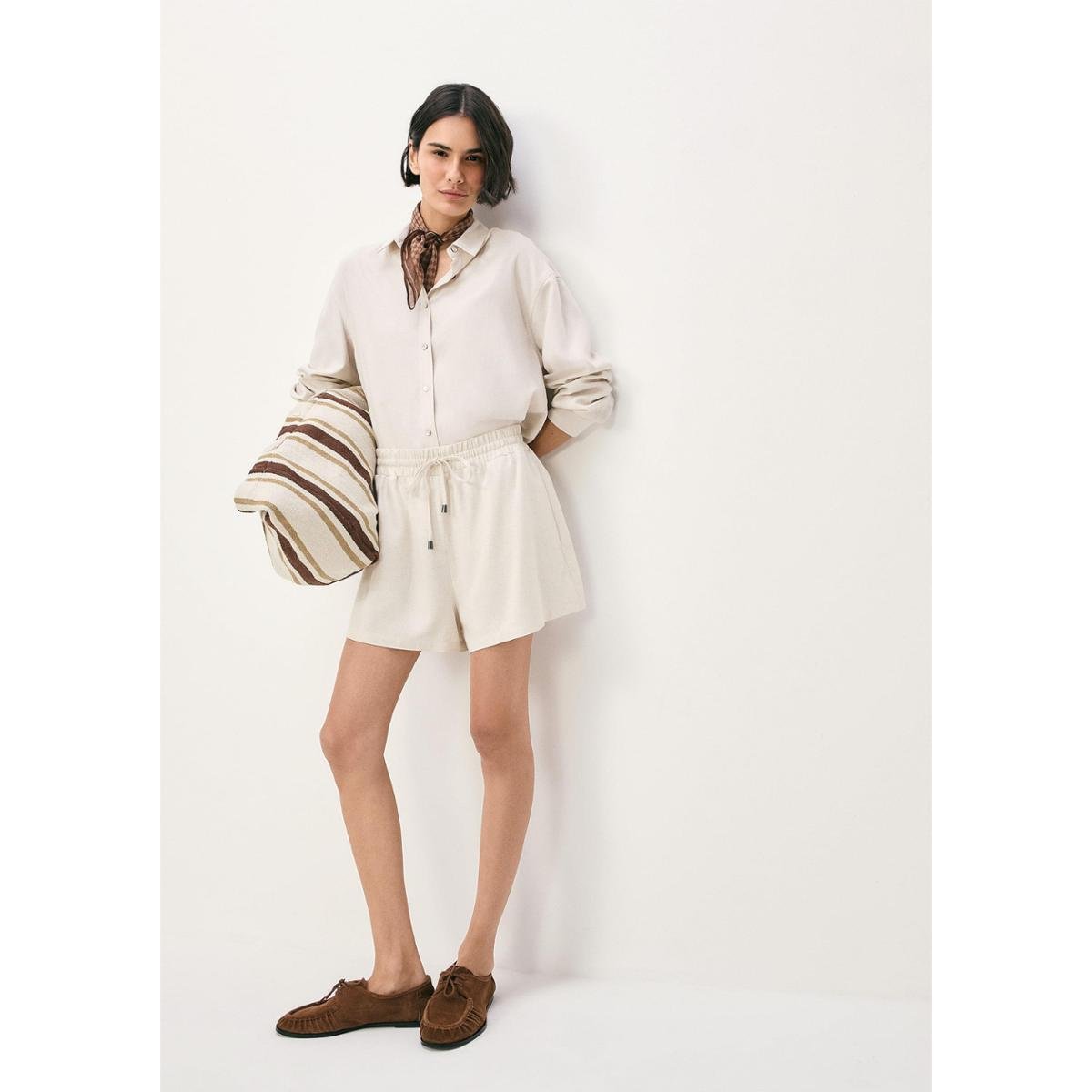 Shorts Feminino Evasê Com Linho