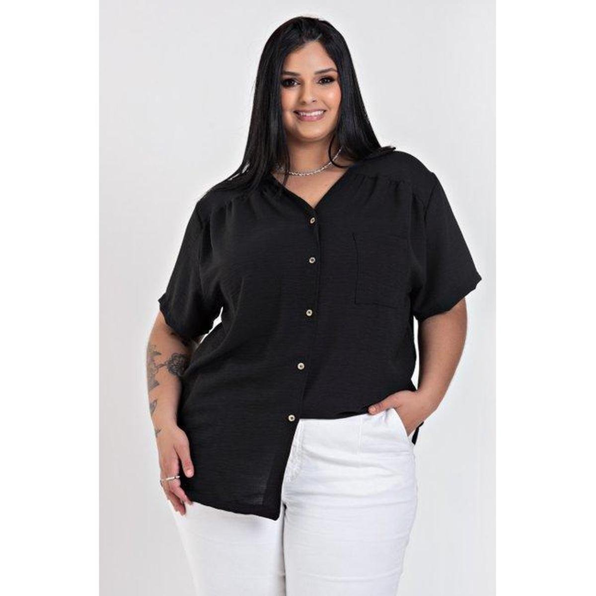 Camisa Feminina Plus Size Manga Curta Com Fechamento de Botões Tecido Modelo Confort - Serena
