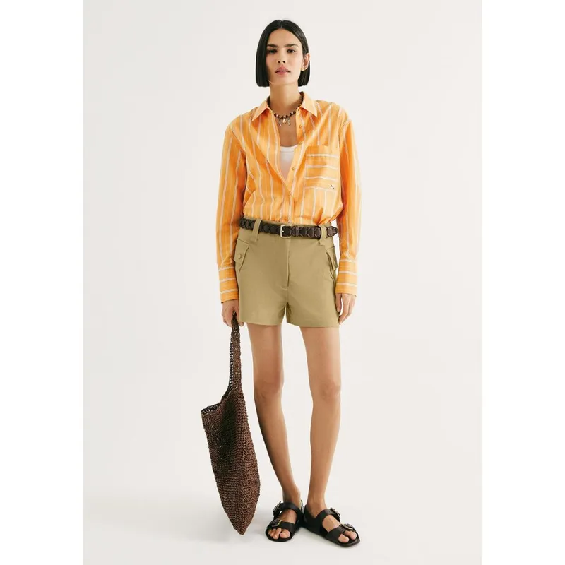 Shorts Feminino Evasê Em Gabardine