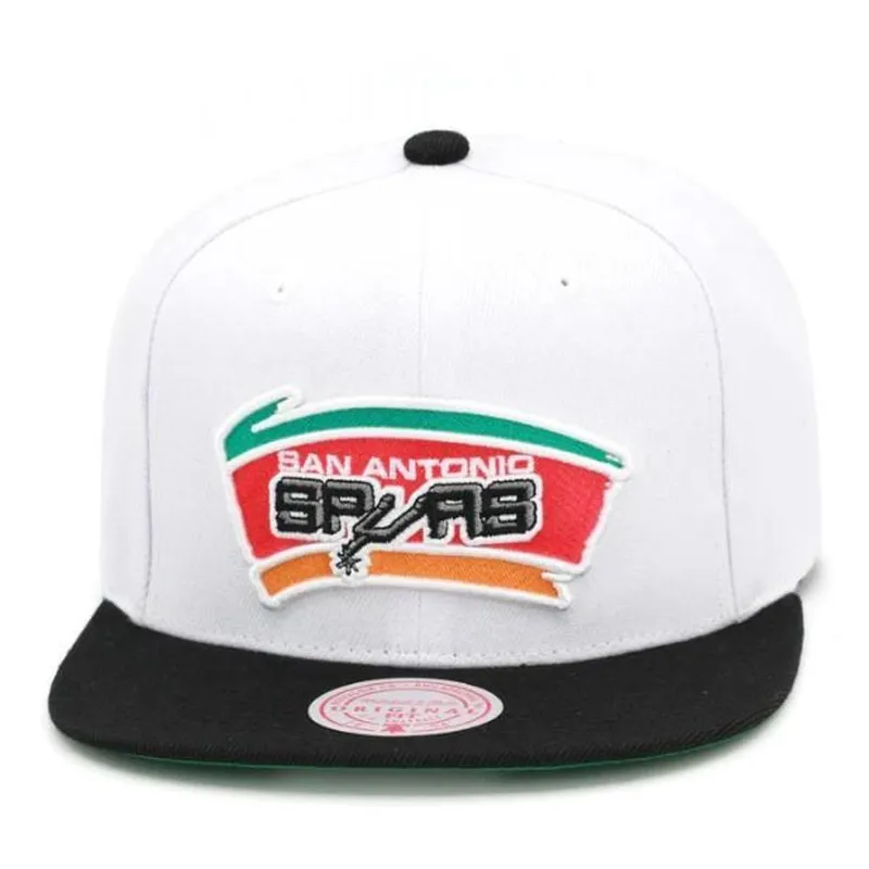 Boné Mitchell & Ness NBA Core Basic Snapback HWC San Antonio Spurs Masculino