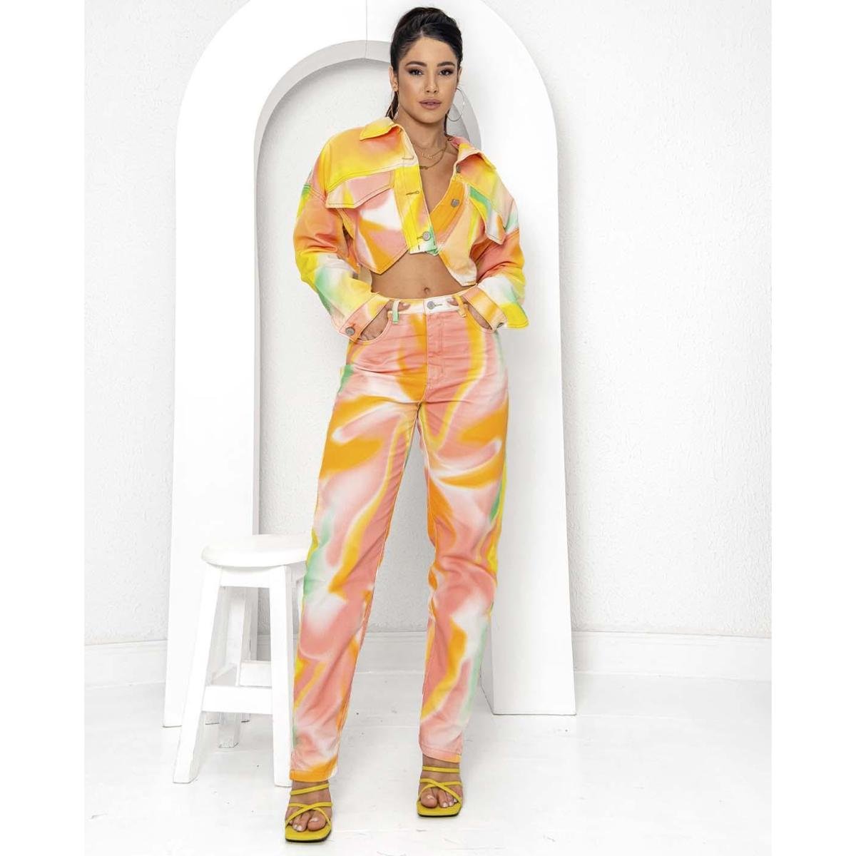 CALÇA FEMININA MOM COM ABERTURA LATERAL NA BARRA 22551