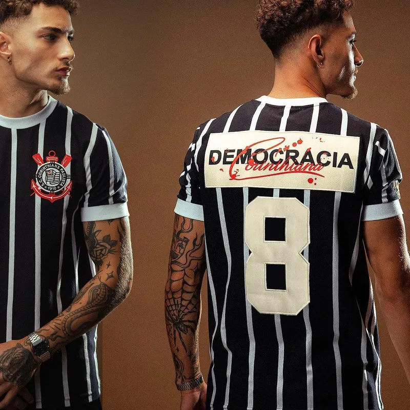 Camisa Corinthians Retrô Democracia Sócrates 1982 Nº 8 Masculina