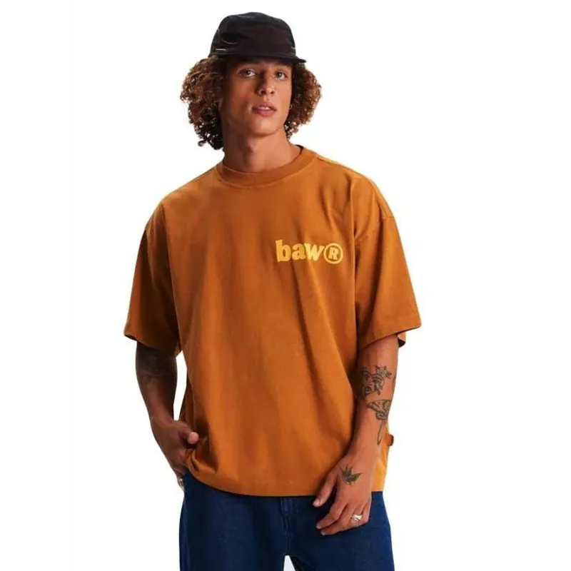 Camiseta Baw Manga Curta Oversized Outward Mount Caramelo