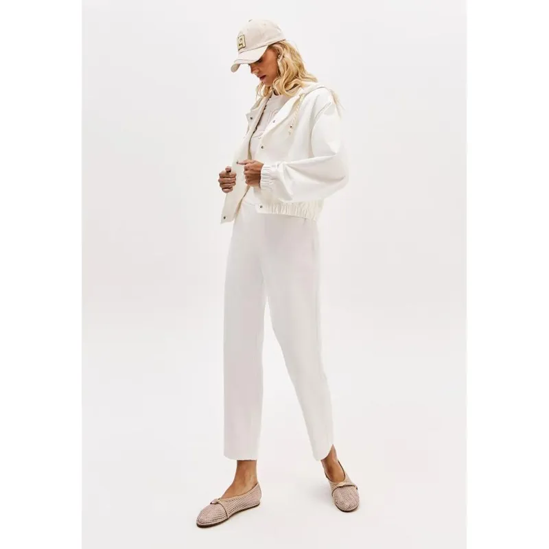 Calça Carrot Cintura Alta Bolsos