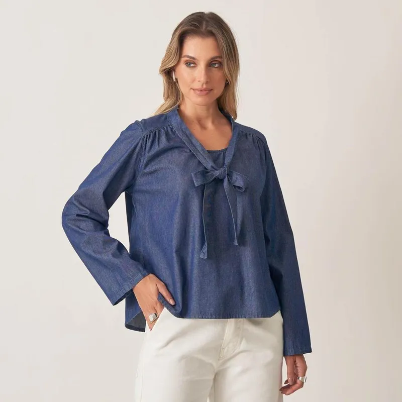 Camisa Jeans Leve Gola Laço Franzido Frente