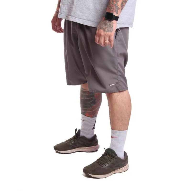 Shorts Curto Plus Size Com Bolsos - Tecido Leve