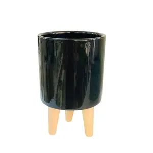 Vaso Cachepot Porcelana Preto Brilhante com Pé de Madeira AQ105601 - Brascontinental