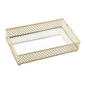 Bandeja Espelhada Retangular Em Metal Barcelona 21x13cm Lyor Dourado