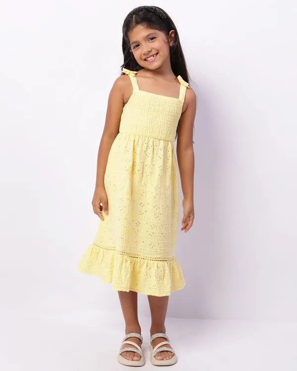 Vestido Infantil Midi Laise Texturizado Com Entremeio Amarelo 4