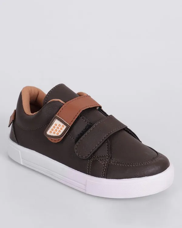 Tênis Infantil Casual com Tiras Fixadoras Marrom 22