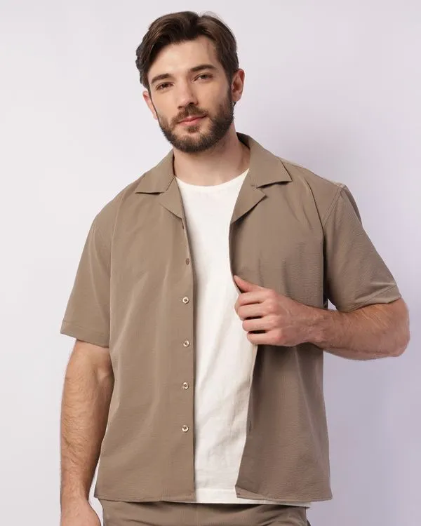 Camisa Masculina Texturizada Gola Cubana Manga Curta Bege GG