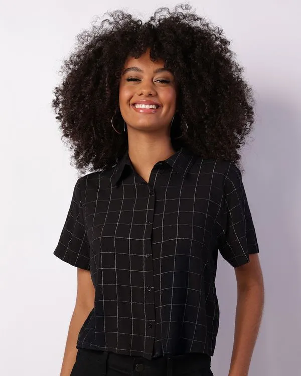 Camisa Feminina Cropped Berry & Co. Manga Curta Xadrez Preta M