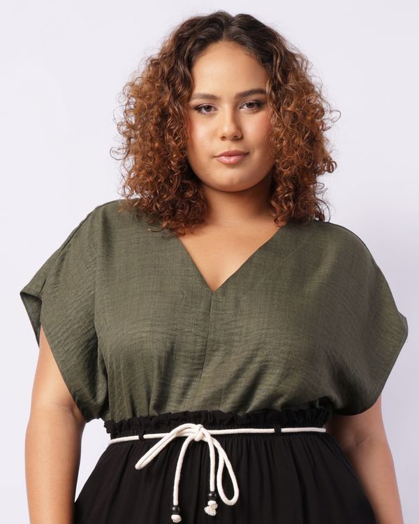 Blusa Plus Size Feminina Berry & Co. Decote V Verde G1