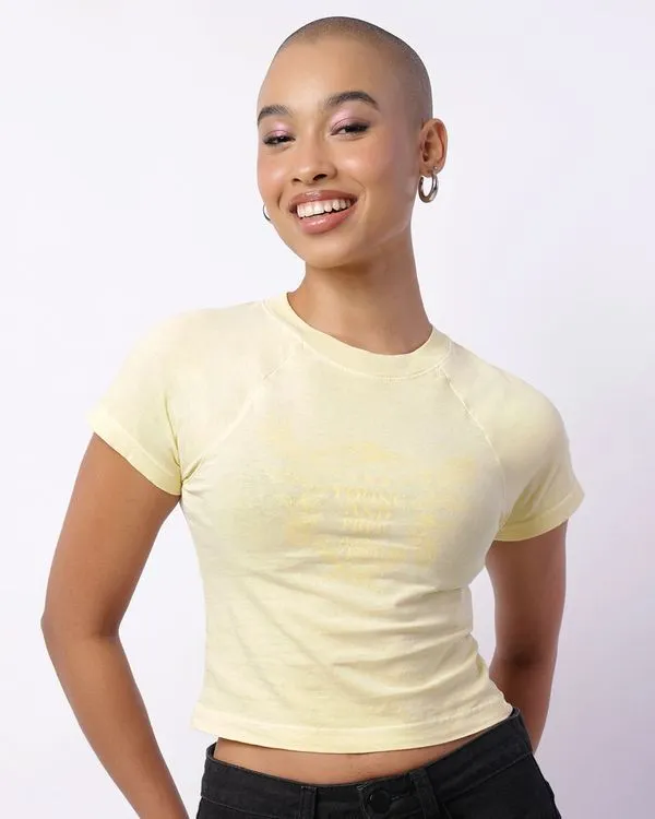 Camiseta Feminina Cropped Estampa Manga Curta Raglan Amarela G