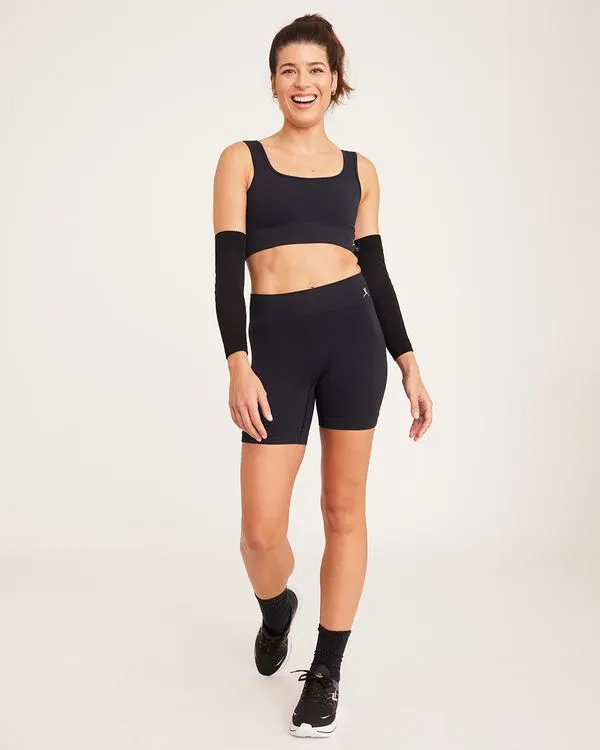 Bermuda Fitness Feminina Sem Costura Canelada Preta GG