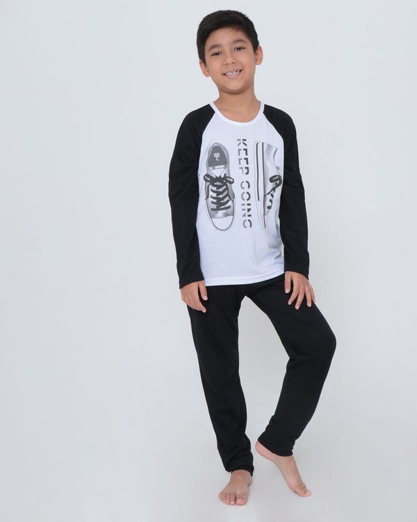 Pijama Longo Infantil Estampa Tênis Branco 8