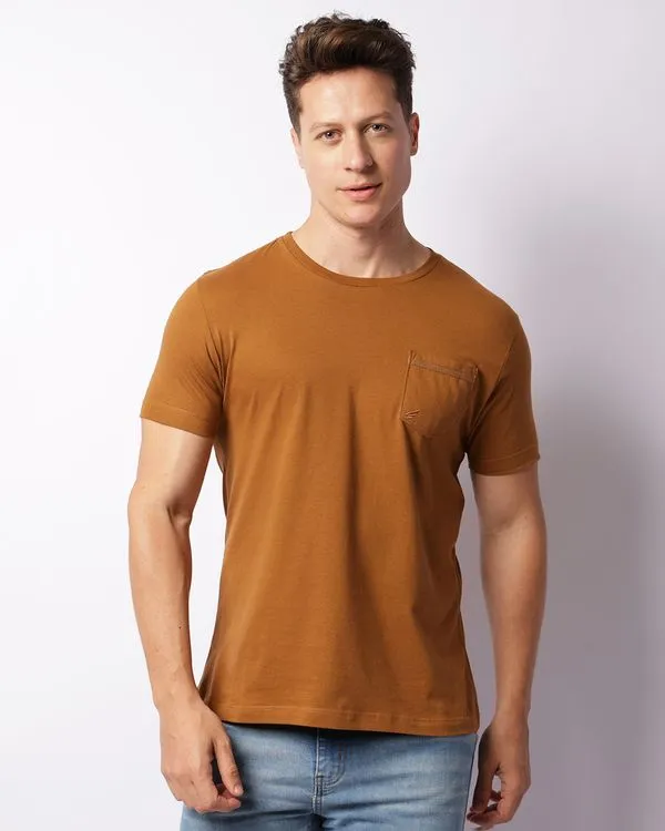 Camiseta Masculina Básica com Bolso Frontal Manga Curta Gola Careca Terracota P