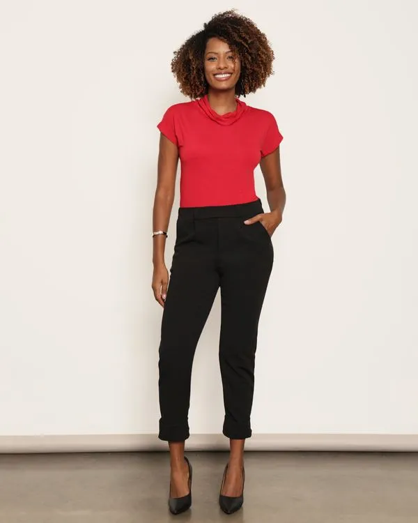 Calça Feminina Reta Crepe Barra Dobrada Com Bolsos Preta M