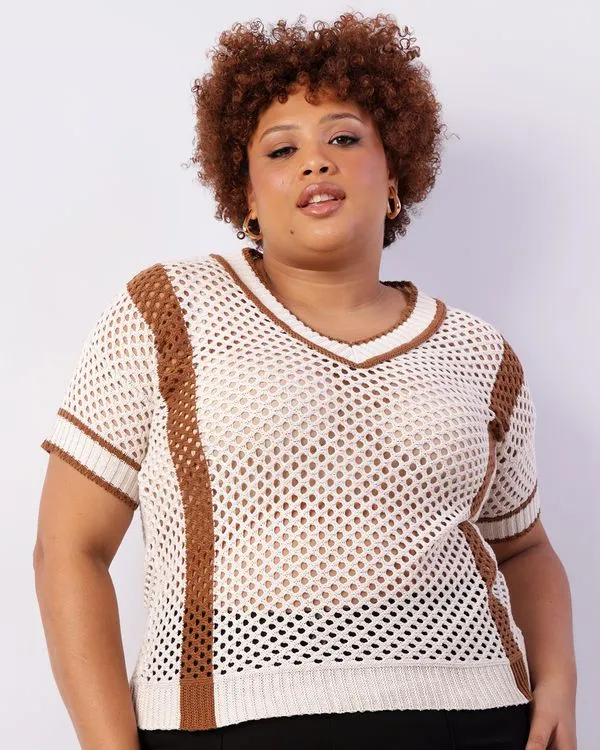 Blusa Plus Size Feminina Tricô Decote V Manga Curta Bege G2