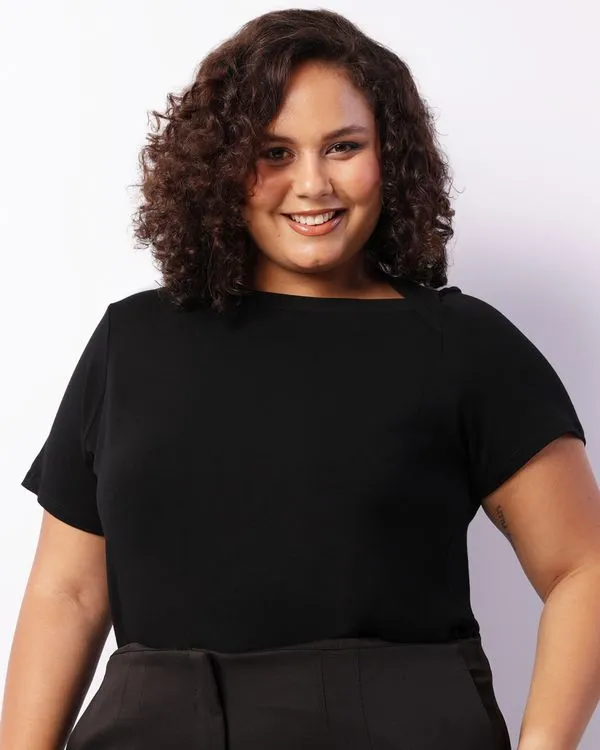 Blusa Plus Size Feminina Viscose Decote Assimétrico Preta G1