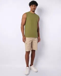 Bermuda Sarja Masculina Reta com Bolsos Cargo Bege M