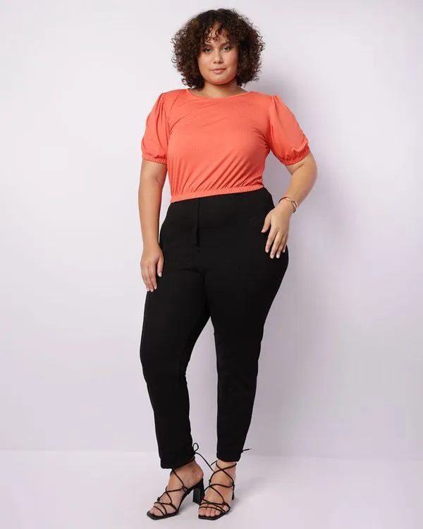 Calça Plus Size Feminina Crepe Reta Recortes Preta G1