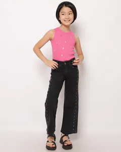 Calça Jeans Infantil Reta com Aplicação Preta 4