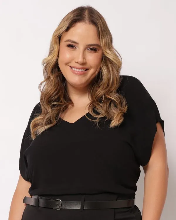 Blusa Plus Size Feminina Viscose Berry & Co. Manga Morcego Preta G2