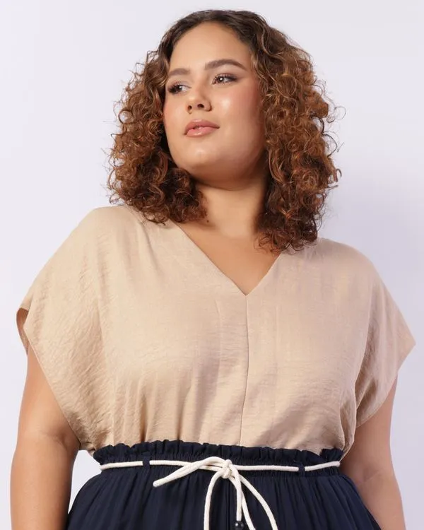 Blusa Plus Size Feminina Berry & Co. Decote V Bege G1