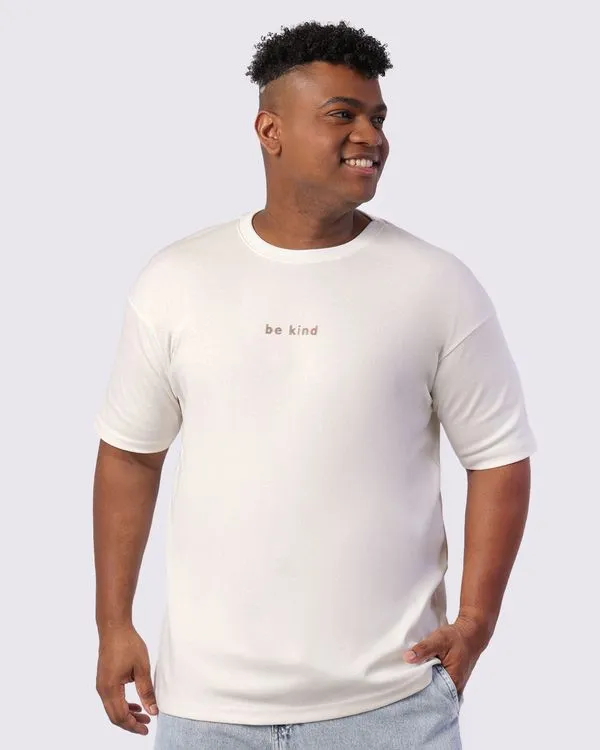 Camiseta Plus Size Masculina Estampa Be Kind Manga Curta Off White G3