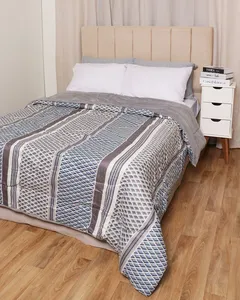 Coberdrom Queen Slim Plush Geométrica Hedrons Cinza UN