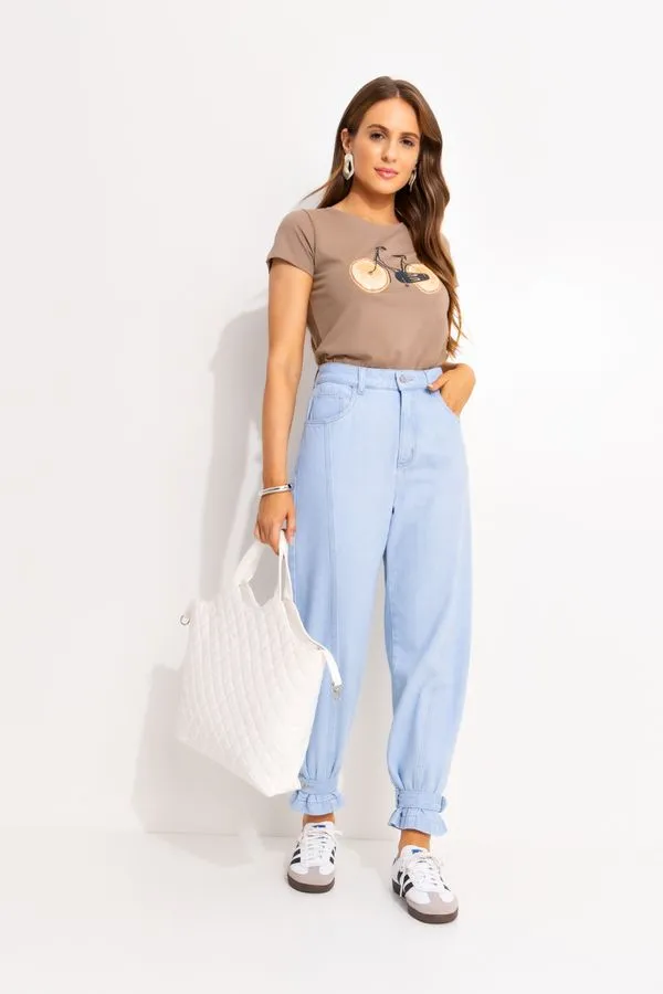 Calça Balloon Jeans com Martingale E Modelagem Ampla Azul Claro 48