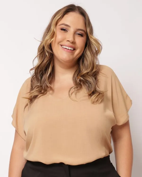 Blusa Plus Size Feminina Viscose Berry & Co. Manga Morcego Bege G2