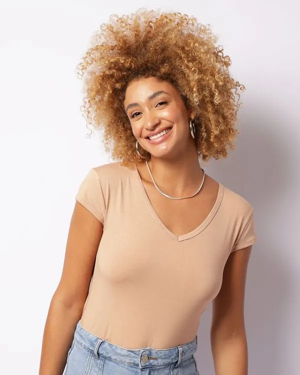 Blusa Feminina Básica Manga Curta Bege P