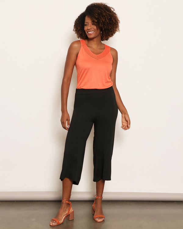 Calça Feminina Pantacourt Básica Preta M