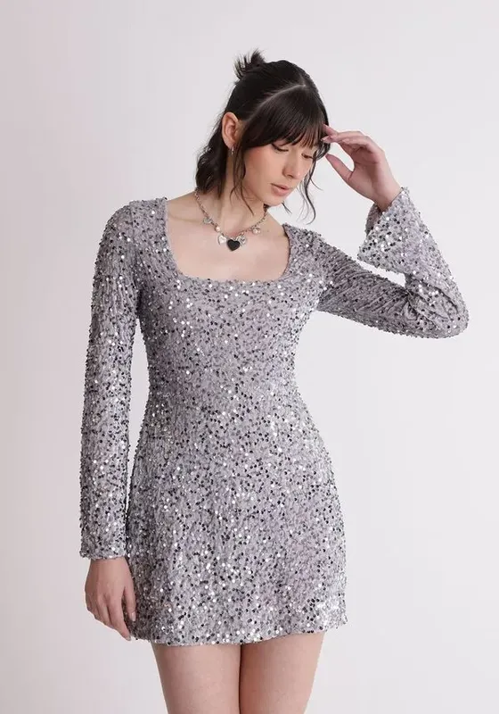 Vestido curto em paetê Prata GG