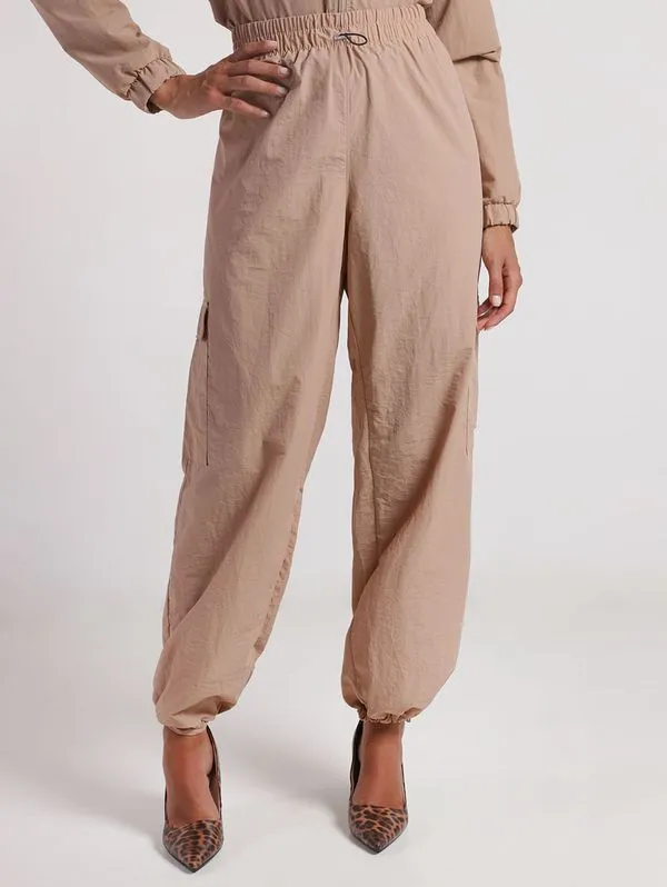 Calça Parachute com Bolso Cargo Feminina AREIA P
