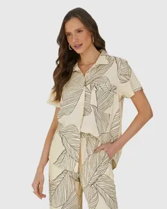 Camisa Feminina Folhagem Com Bolso Funcional Em Viscolinho Off White - GG